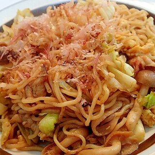 豚・キャベ・しめじと炒り卵のソース焼きそば